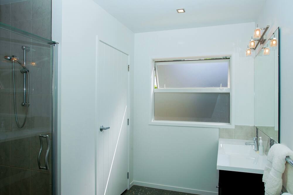 Photo of Bathroom in Matapouri