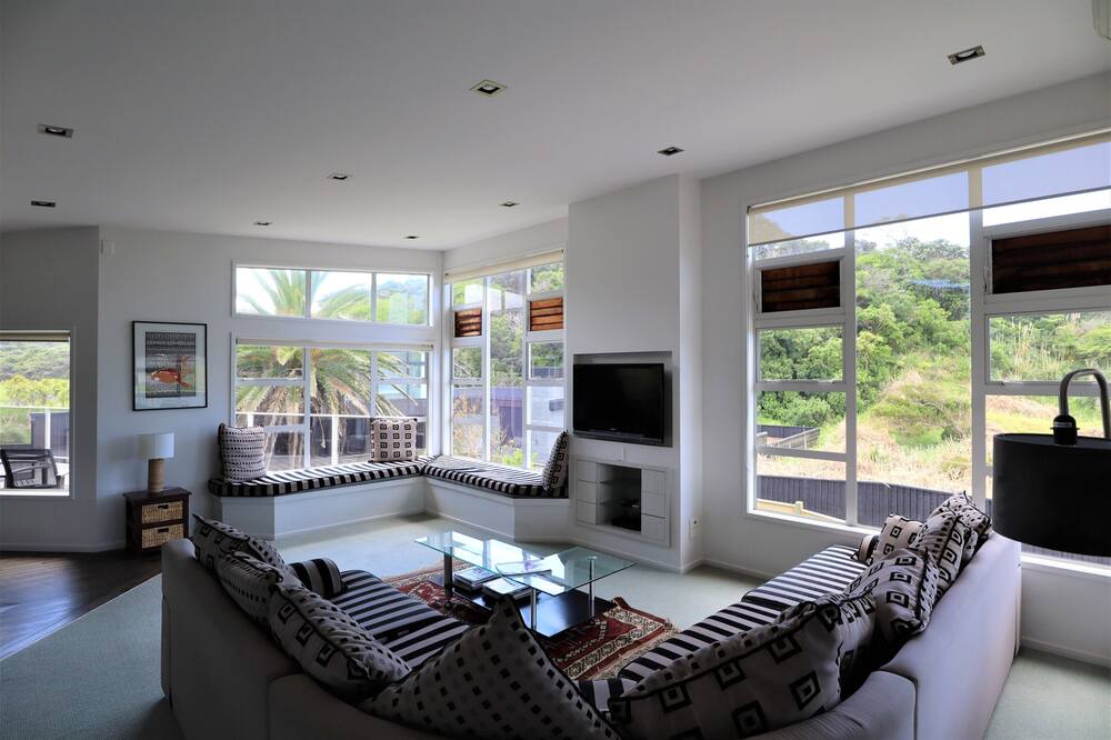 Photo of Livingroom in Matapouri
