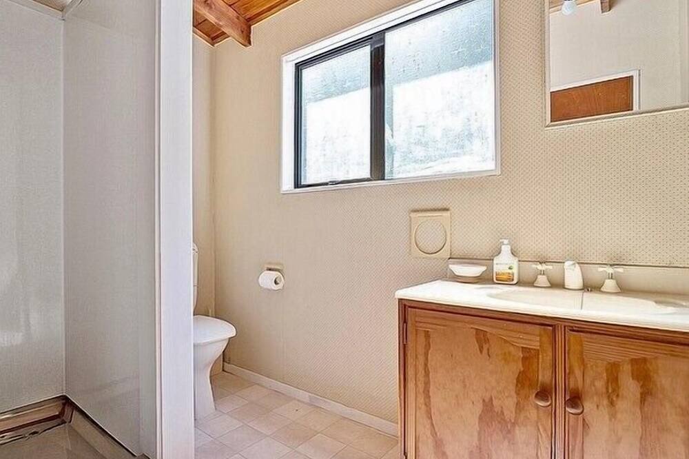 Photo of Bathroom in Okere Falls