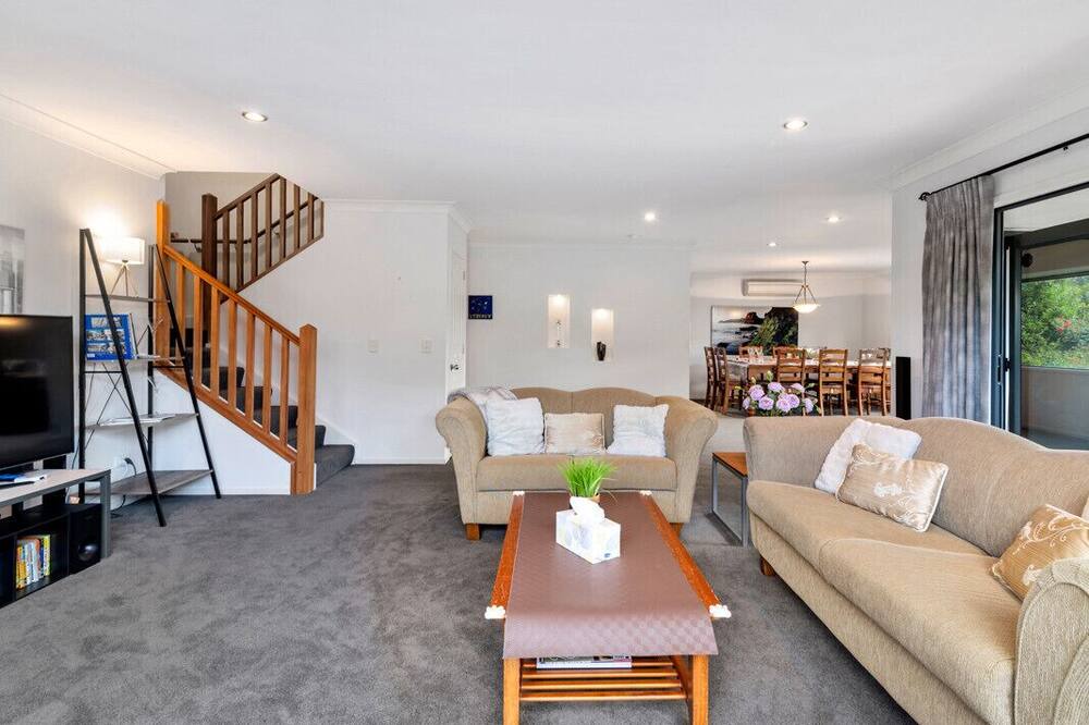 Photo of Livingroom in Holdens Bay