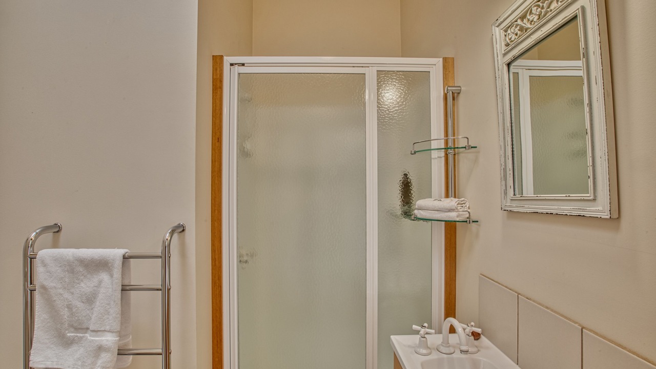 Photo of Bathroom in Binalong Bay