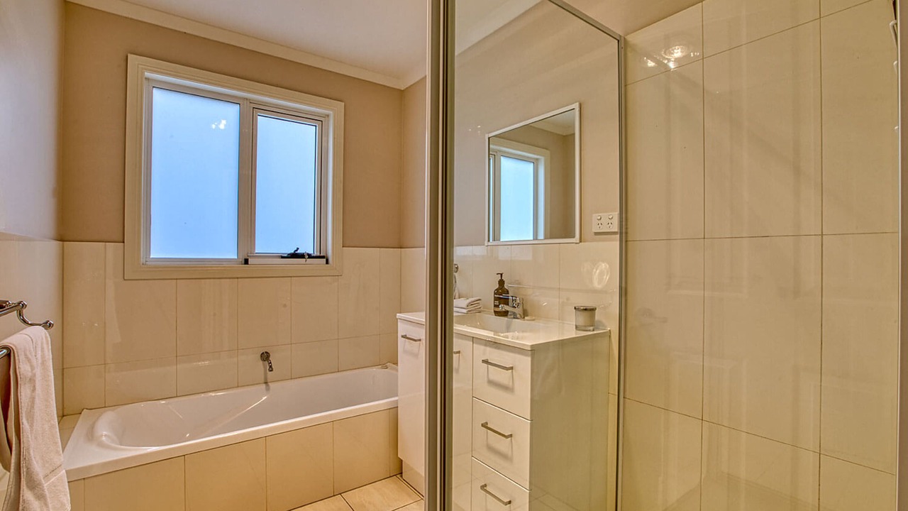 Photo of Bathroom in Binalong Bay