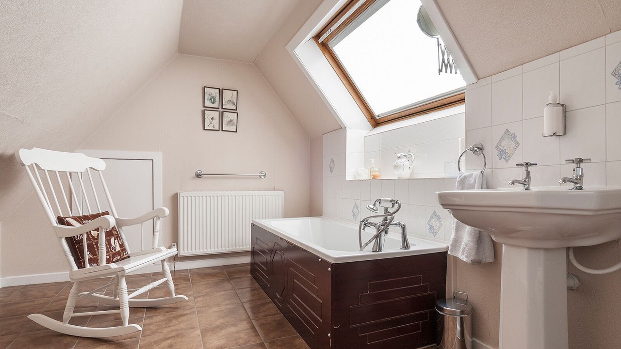 Photo of Bathroom in Duddingston