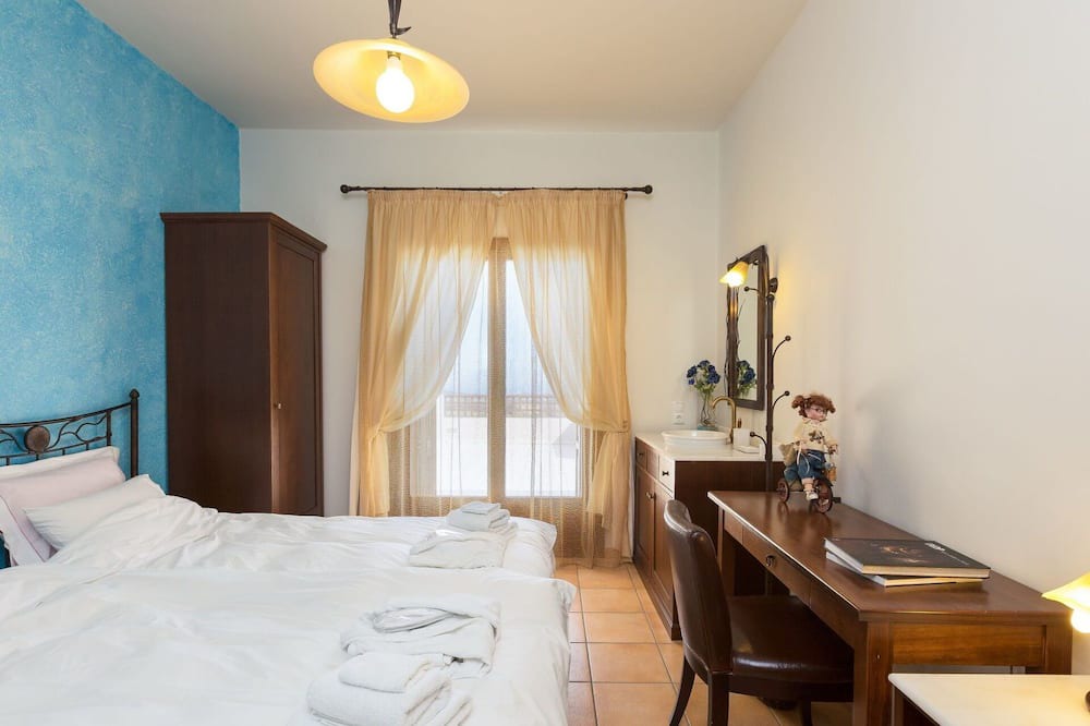Photo of Bedroom in Nikos Kazantzakis