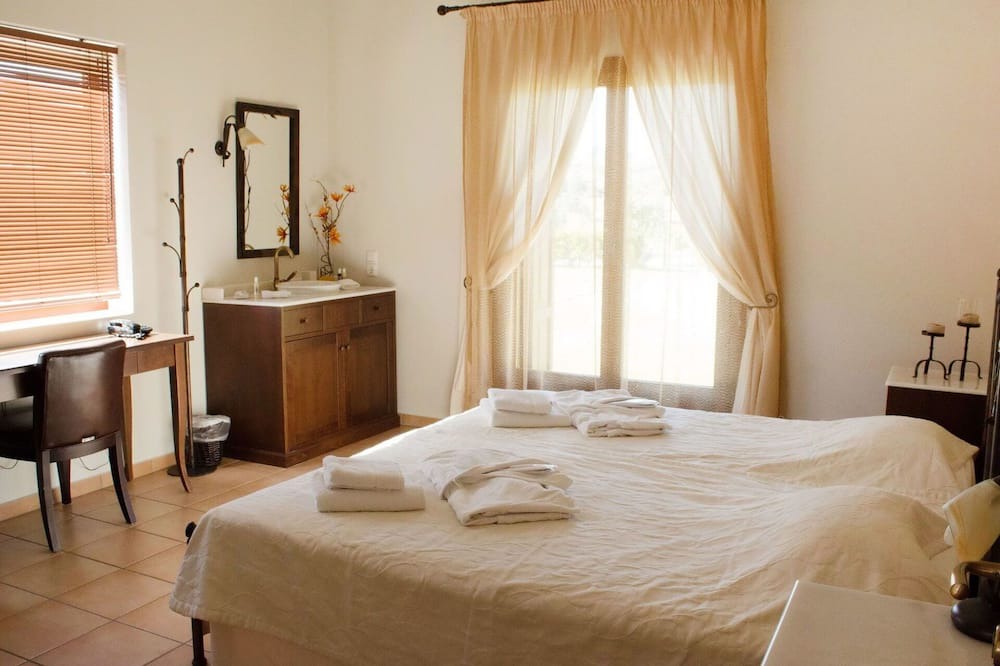 Photo of Bedroom in Nikos Kazantzakis