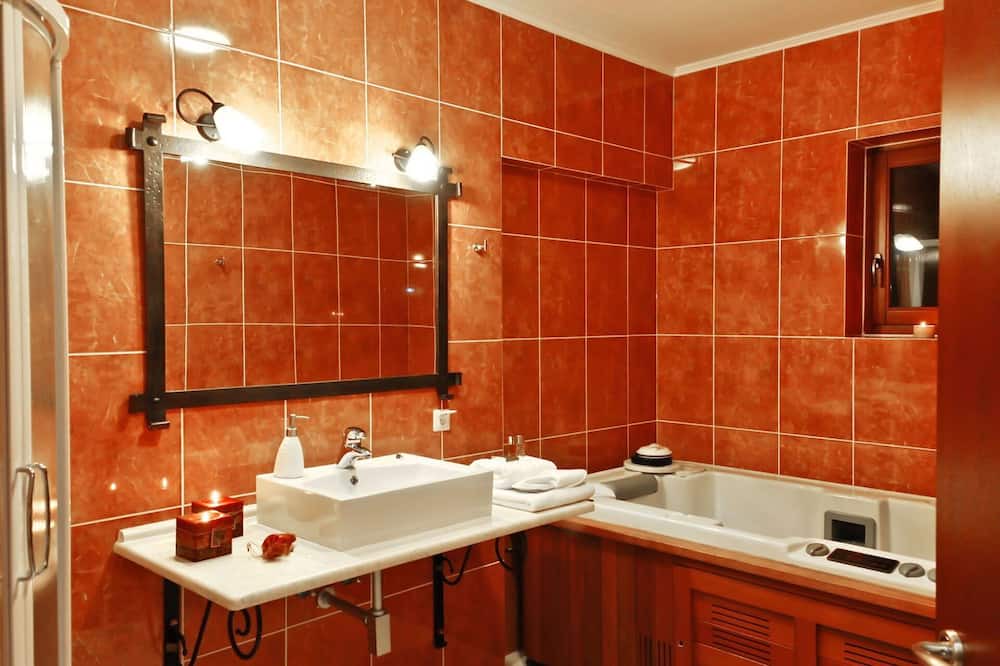 Photo of Bathroom in Nikos Kazantzakis