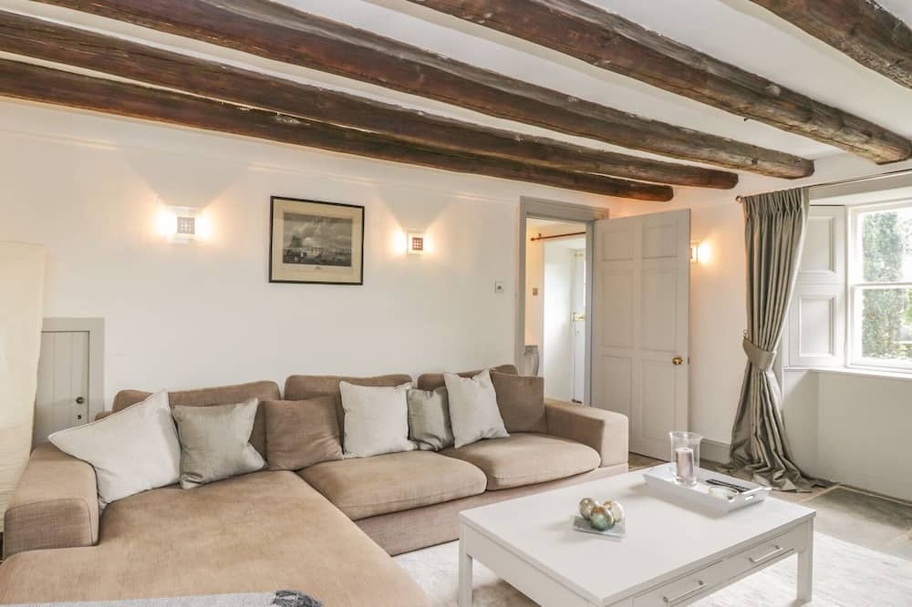 Photo of Livingroom in Forfar