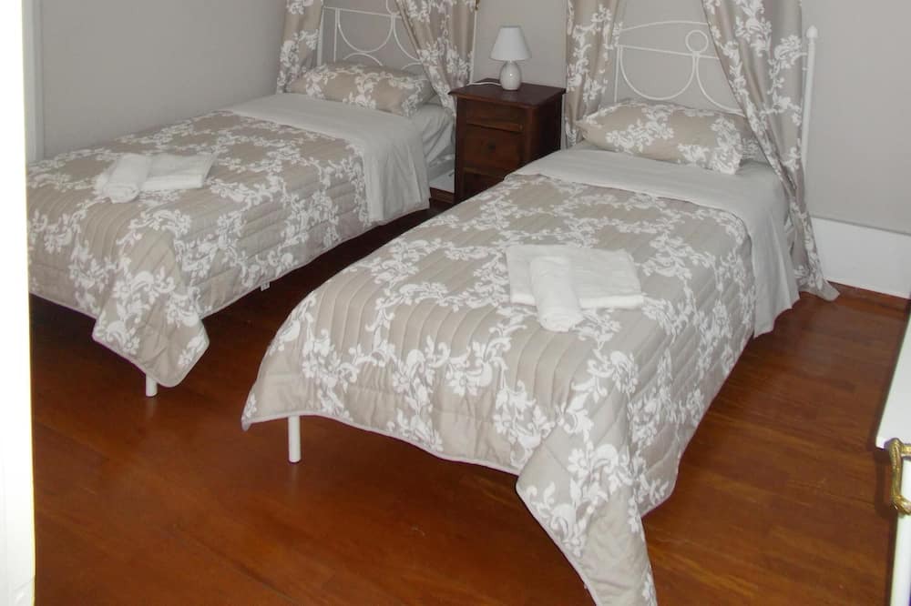 Photo of Others in Apolpaina