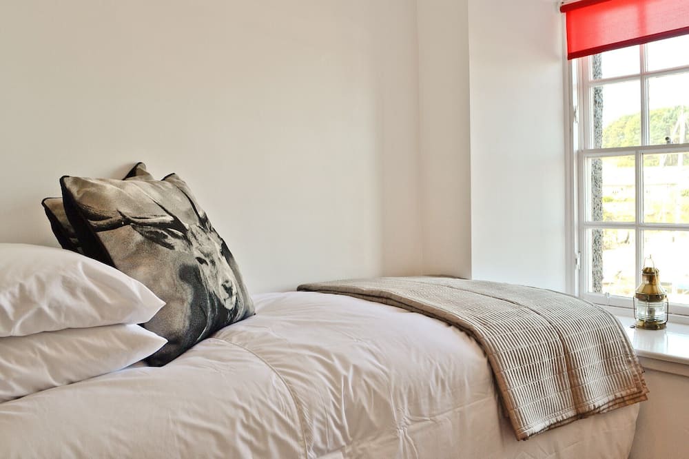 Photo of Bedroom in Cramond