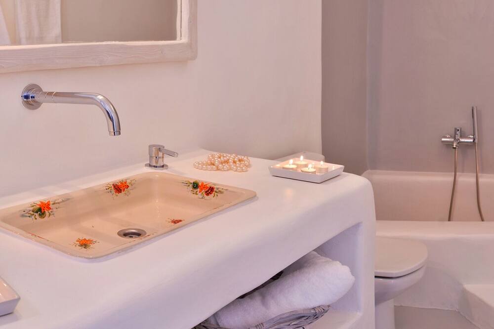 Photo of Bathroom in Psarou