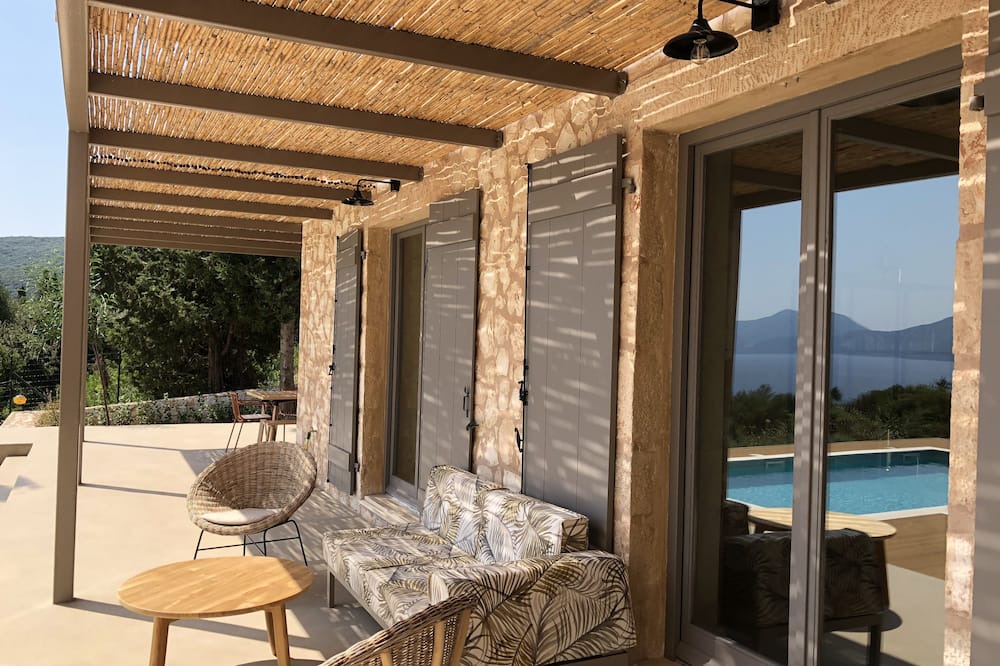 Photo of Patio Balcony in Evreti