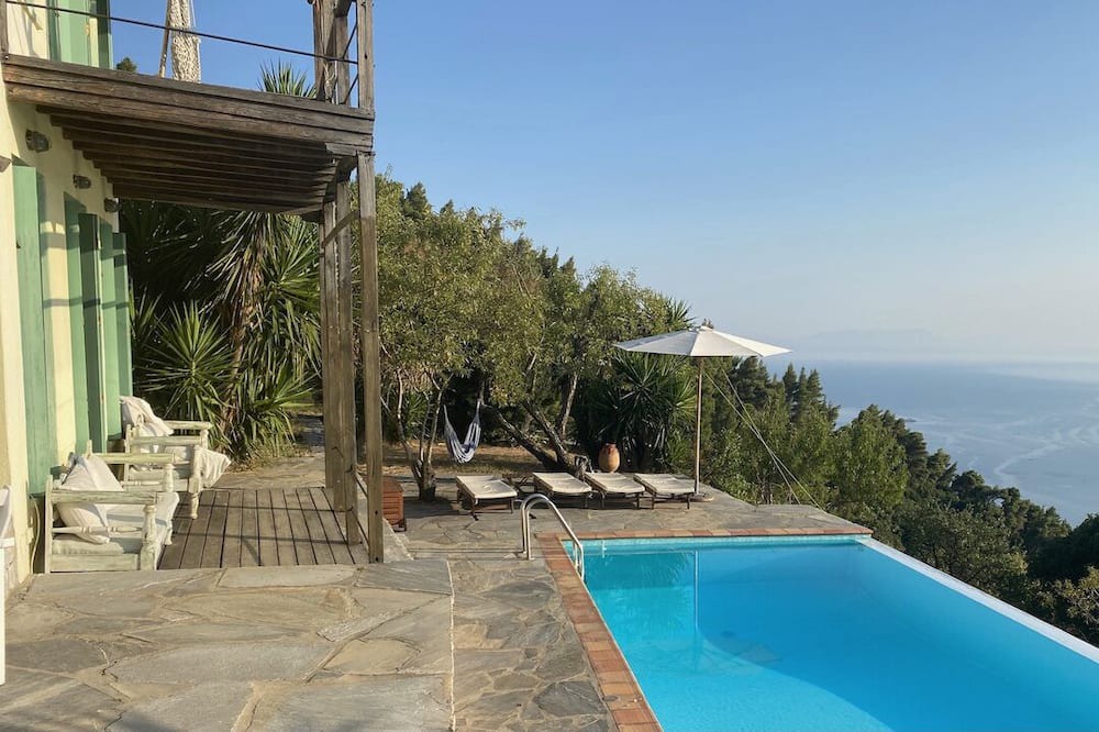 Photo of Outdoor in Glossa
