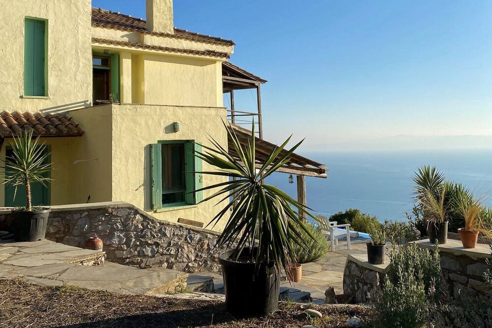 Photo of Outdoor in Glossa
