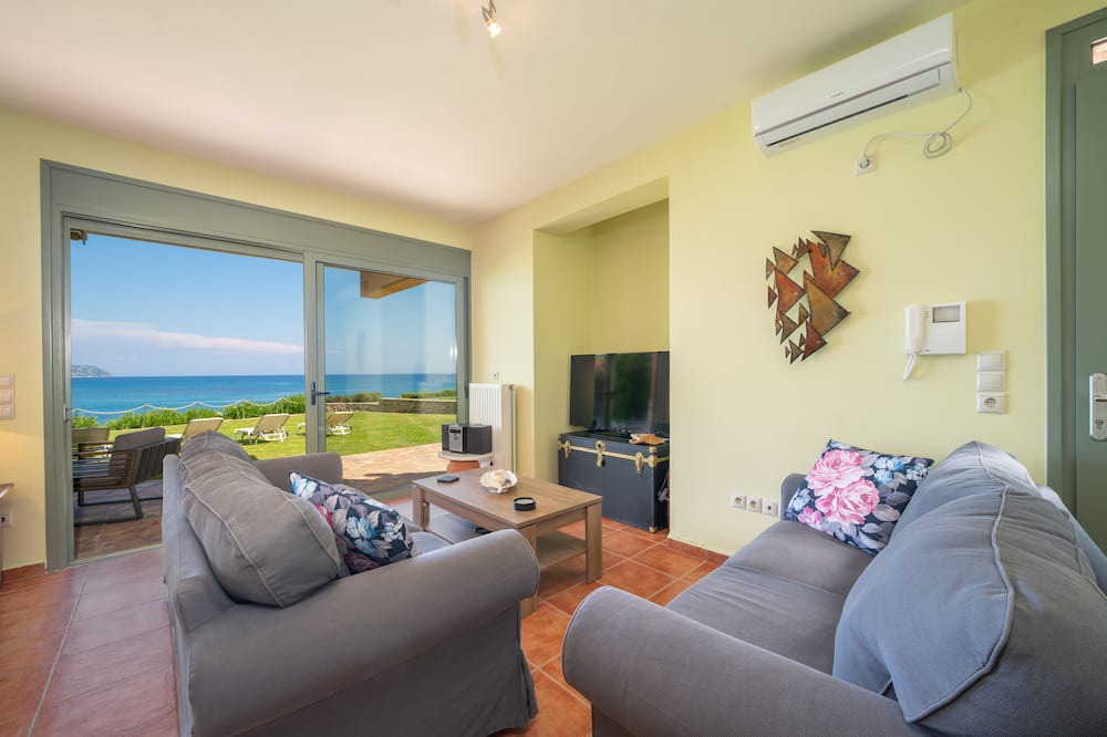 Photo of Livingroom in Karavados