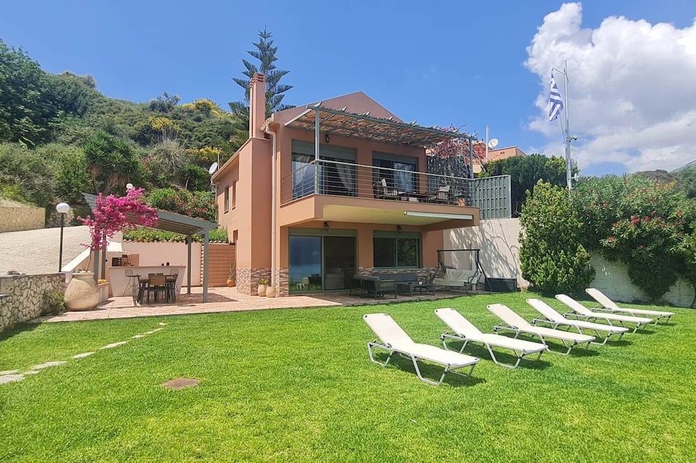 Photo of Outdoor in Karavados