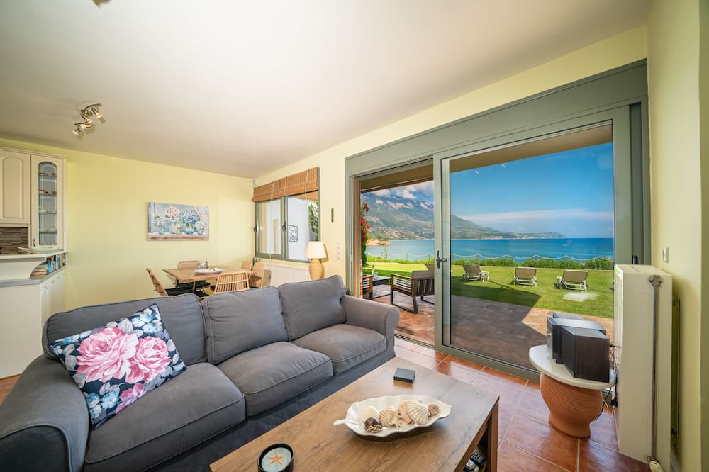 Photo of Livingroom in Karavados