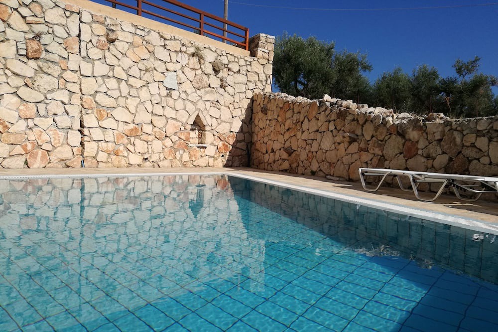 Photo of Outdoor in Xirokastello