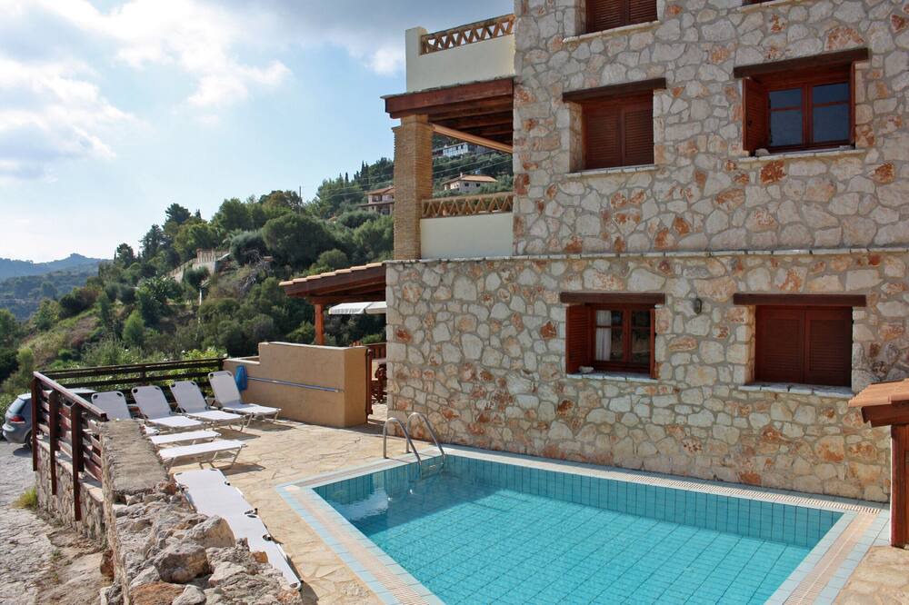 Photo of Outdoor in Xirokastello