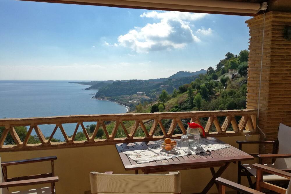 Photo of Patio Balcony in Xirokastello