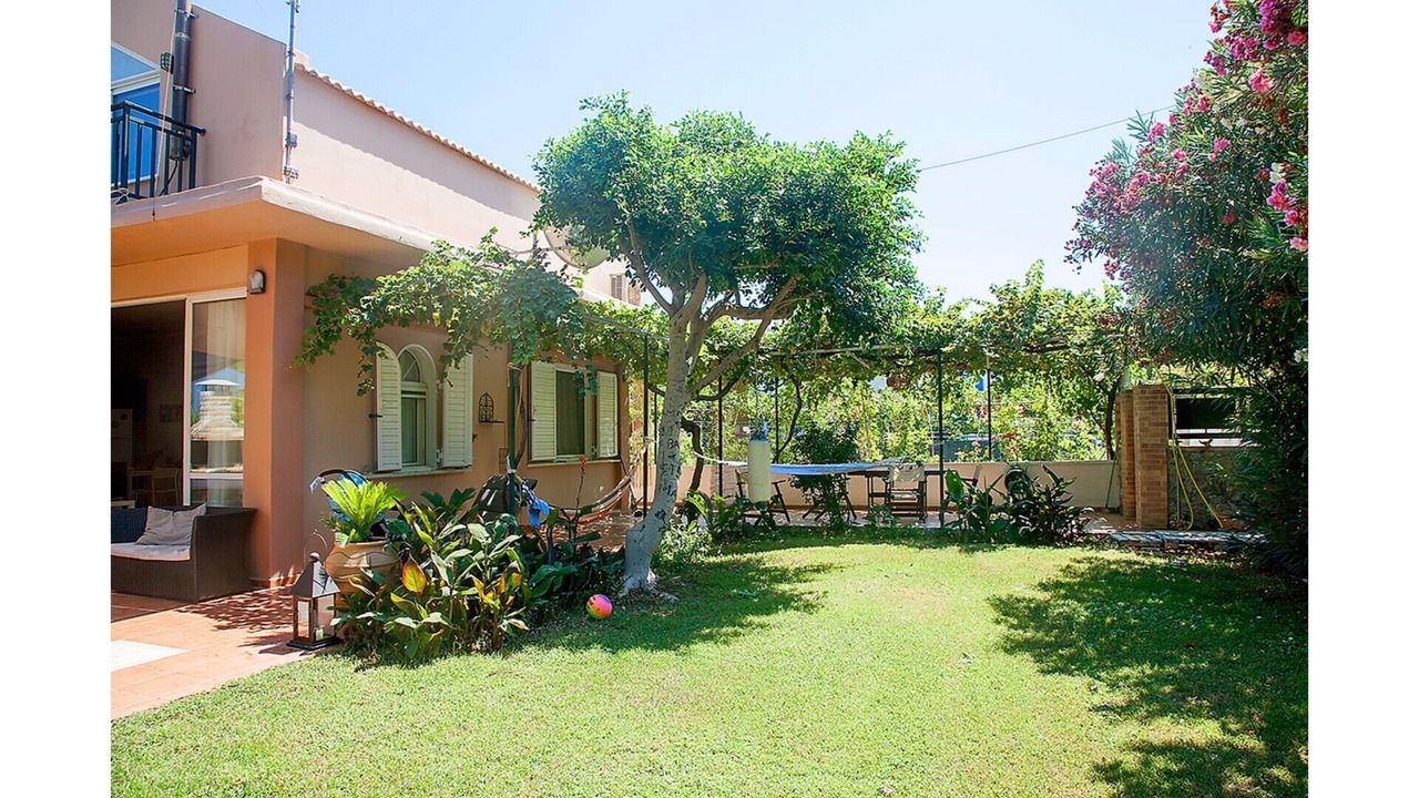 Photo of Outdoor in Gerani