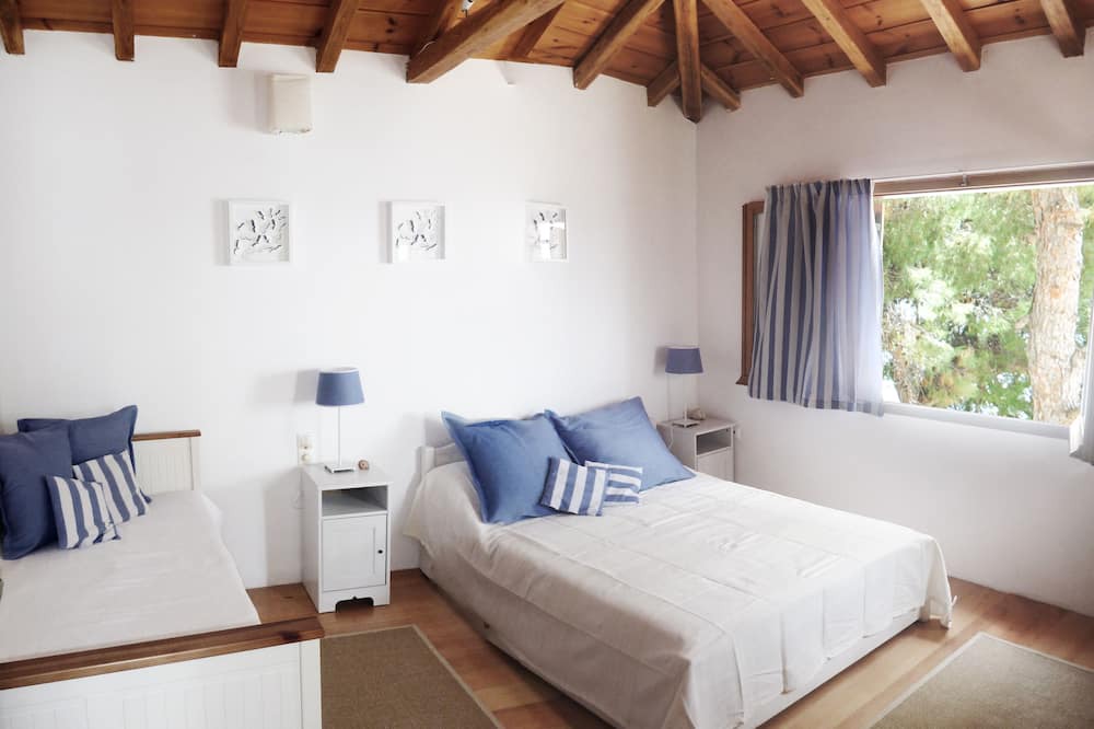 Photo of Bedroom in Troulos