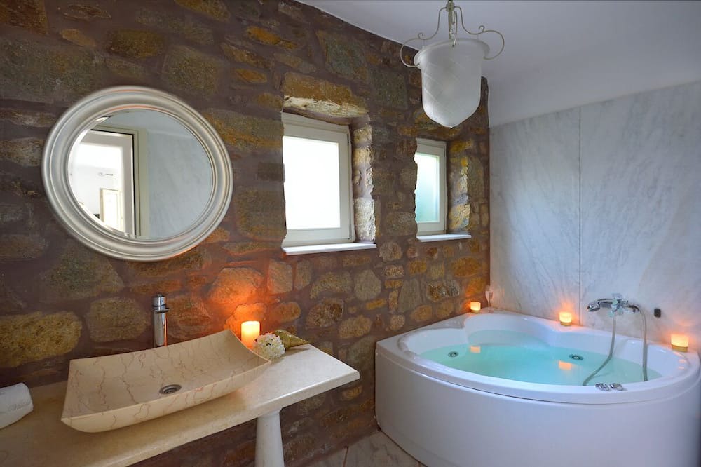 Photo of Bathroom in Ftelia