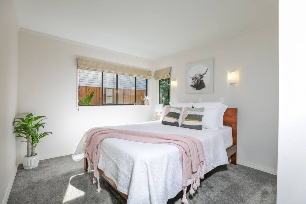 Photo of Bedroom in Papamoa Beach