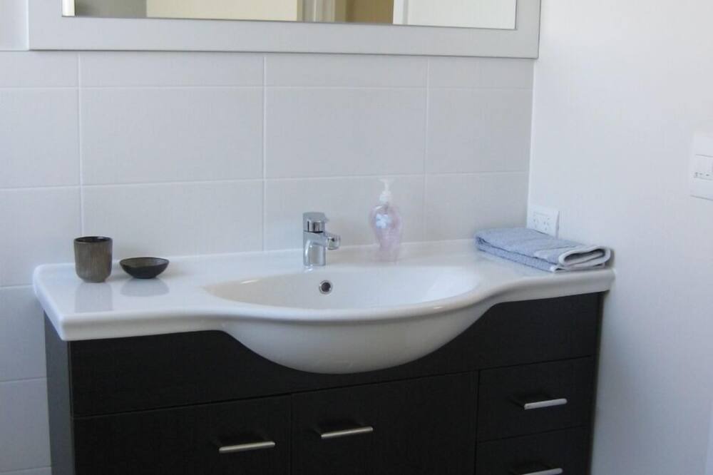 Photo of Bathroom in Rainbow Point