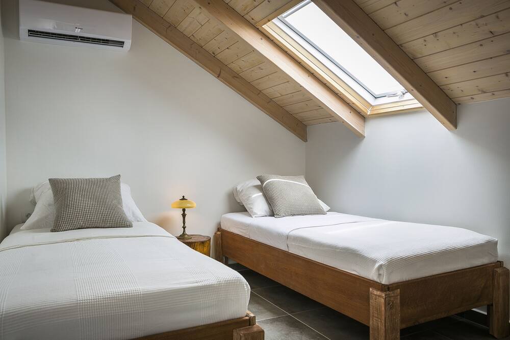 Photo of Others in Divarata