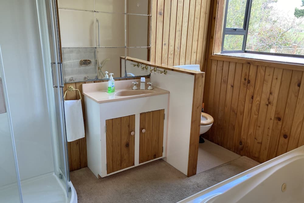 Photo of Bathroom in Otematata