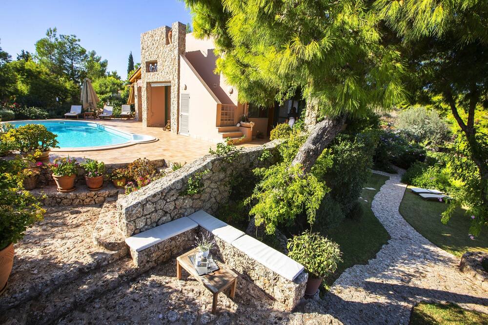 Photo of Outdoor in Agios Emilianos