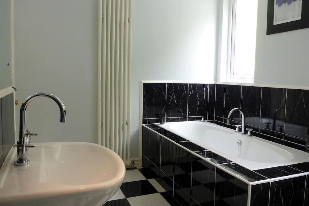Photo of Bathroom in Glencoe