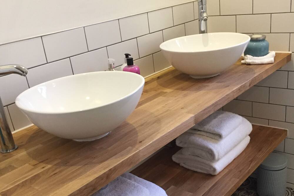Photo of Bathroom in Melrose