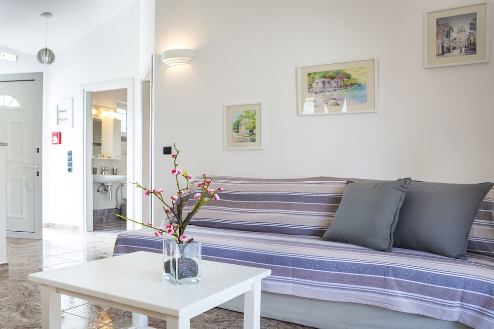 Photo of Livingroom in Ntomata