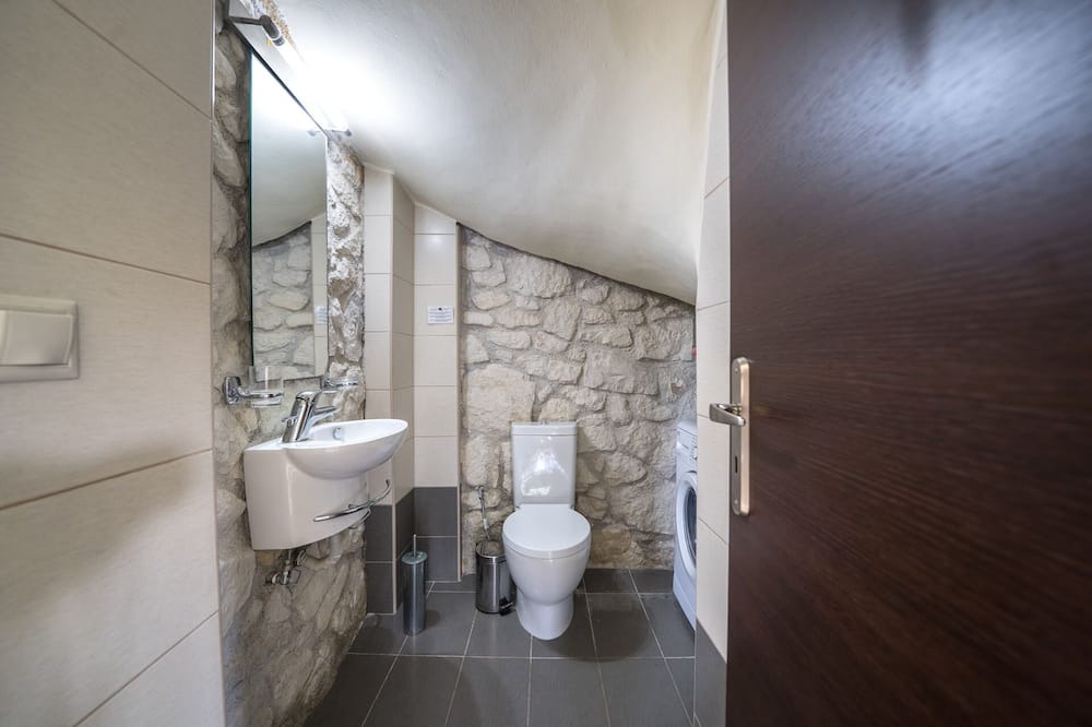 Photo of Bathroom in Spilia