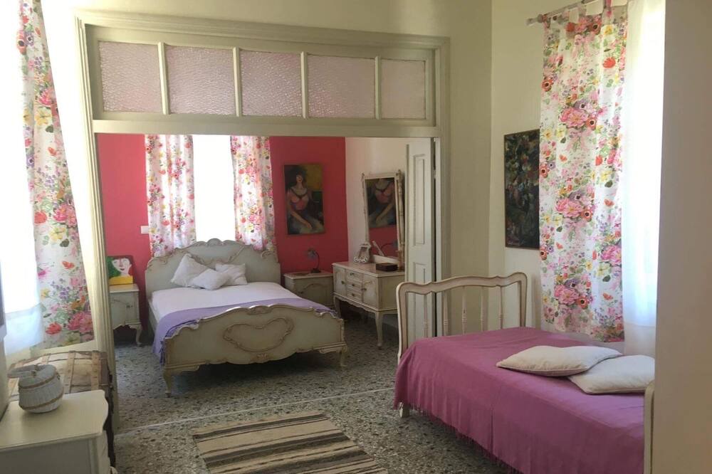 Photo of Bedroom in Molaoi