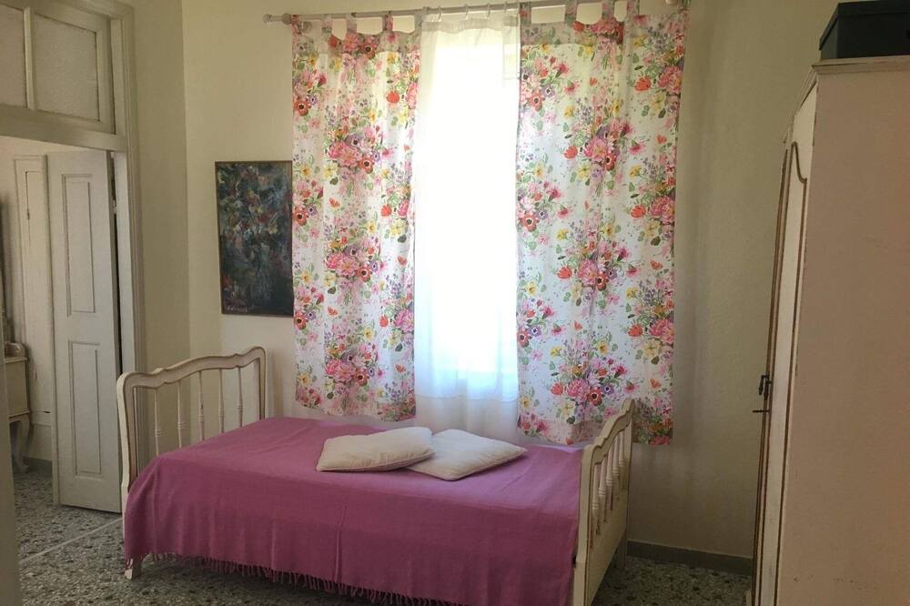 Photo of Bedroom in Molaoi