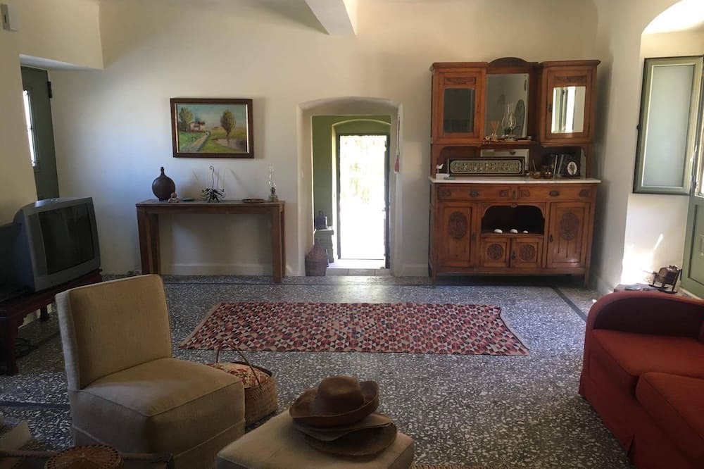Photo of Livingroom in Molaoi