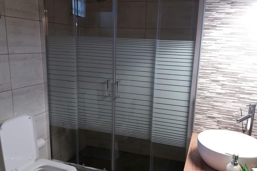 Photo of Bathroom in Katakolo