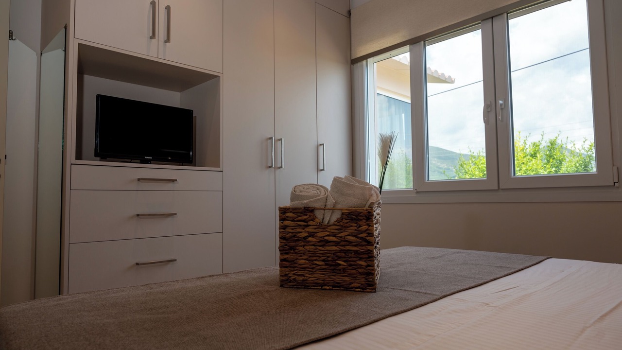 Photo of Bedroom in Pigadhakia