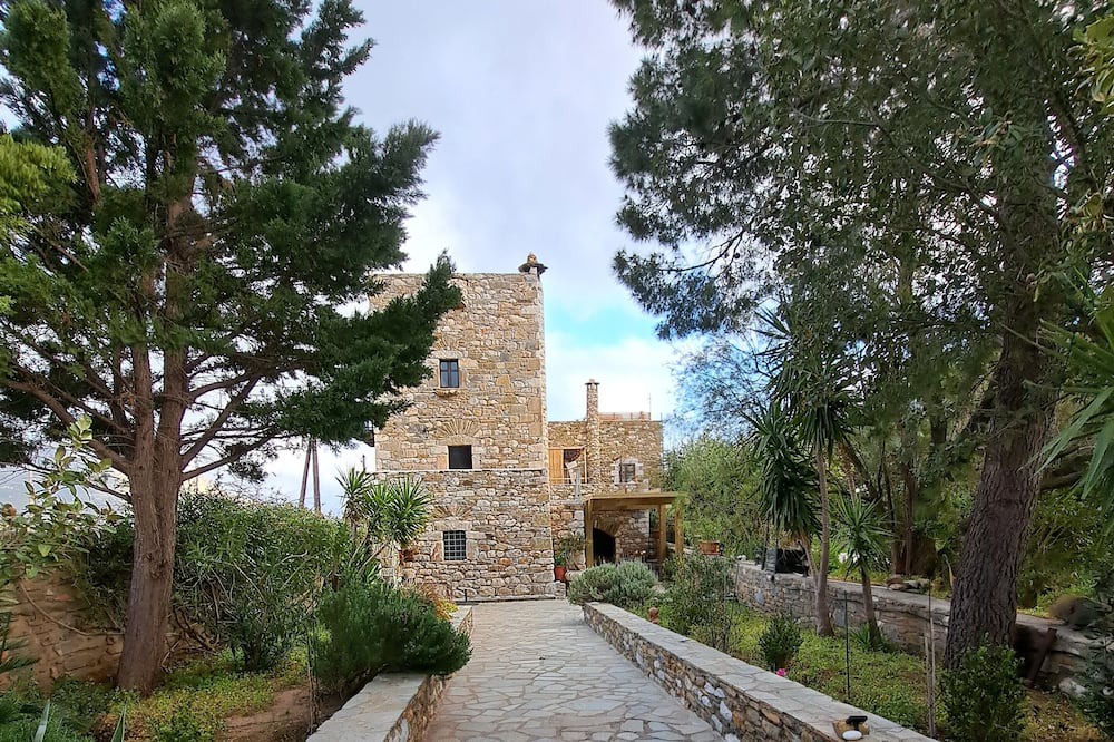 Photo of Outdoor in Alika