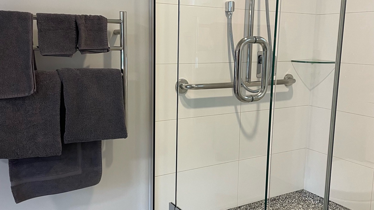 Photo of Bathroom in Tahunanui