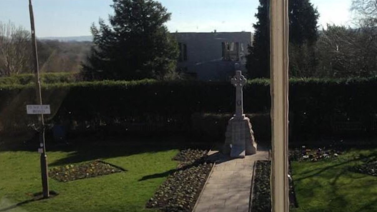 Photo of Others in Roslin