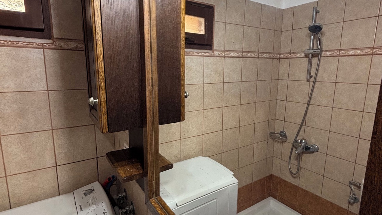 Photo of Bathroom in Roumeli