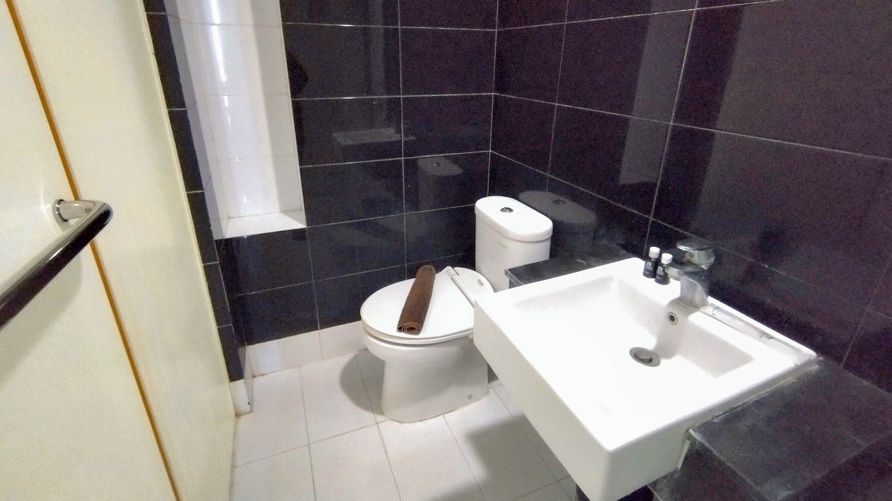 Photo of Bathroom in Siwalankerto