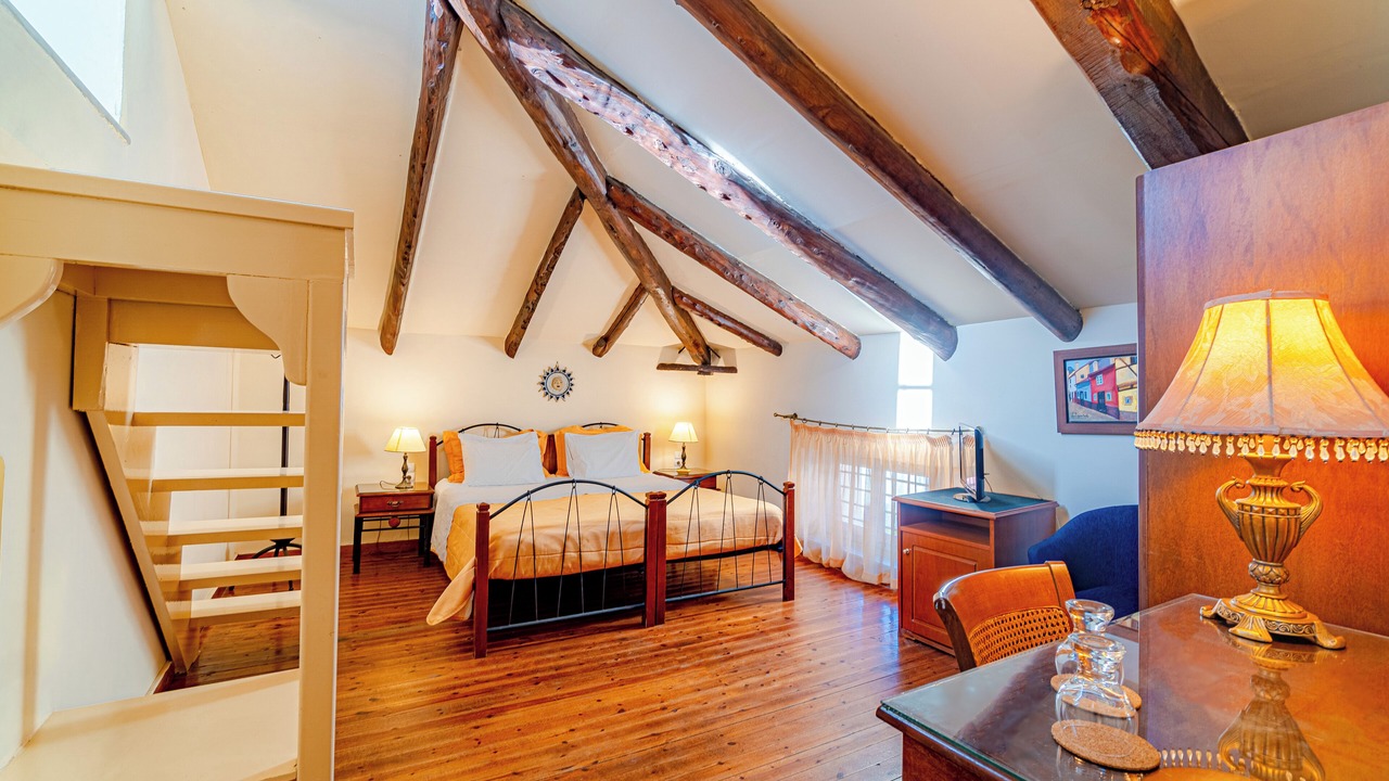 Photo of Bedroom in Paleopolis
