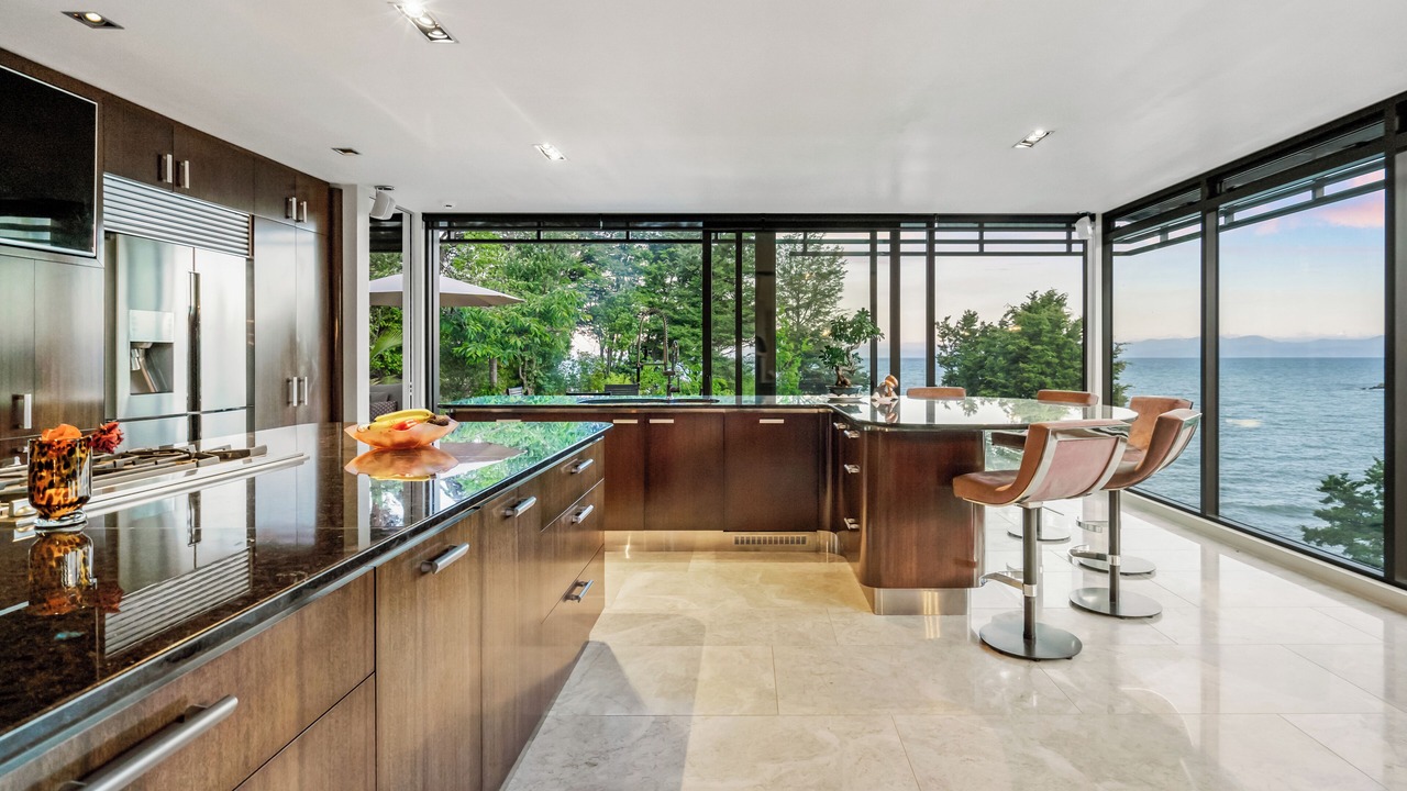 Photo of Kitchen in Ngaio Bay