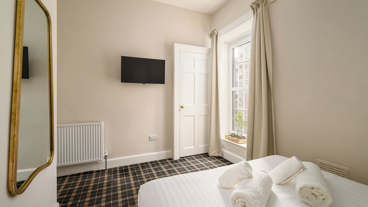Photo of Bedroom in Tollcross