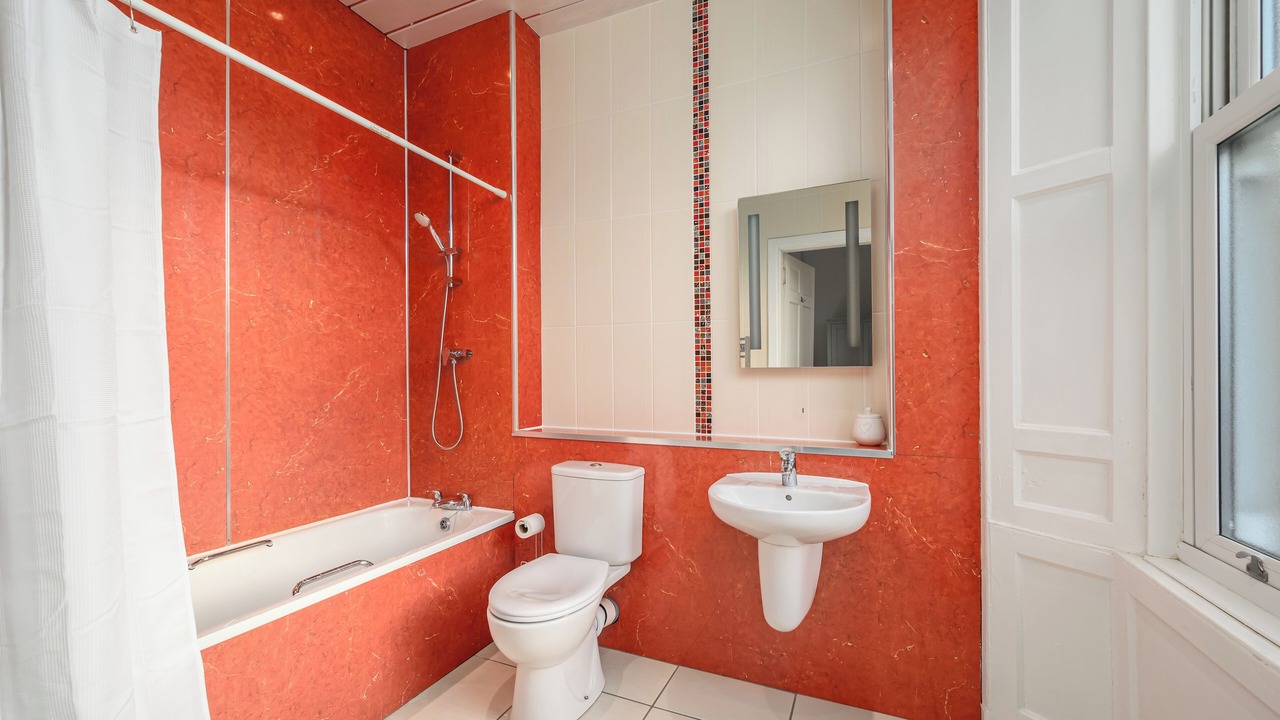 Photo of Bathroom in Tollcross
