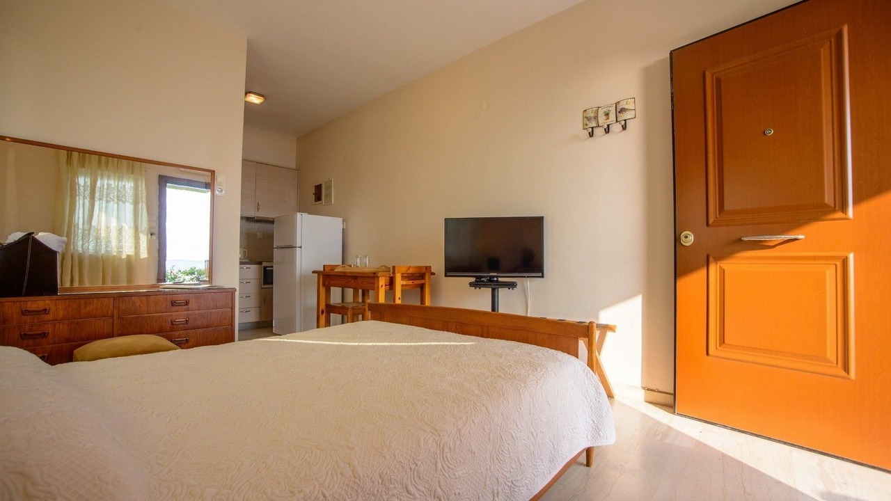 Photo of Bedroom in Akrogialion